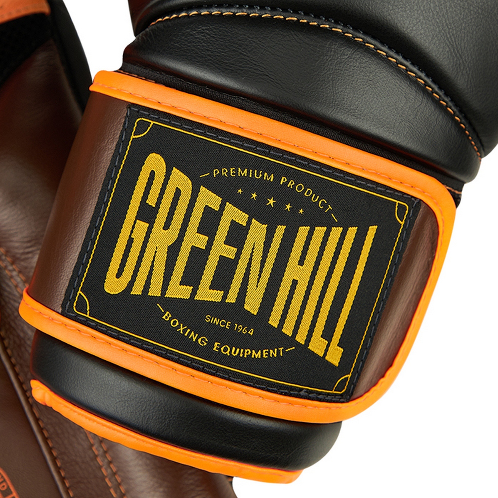 Боксерские перчатки Green Hill STRIKER THBGTR-024 черный\оранжевый 2000_2000