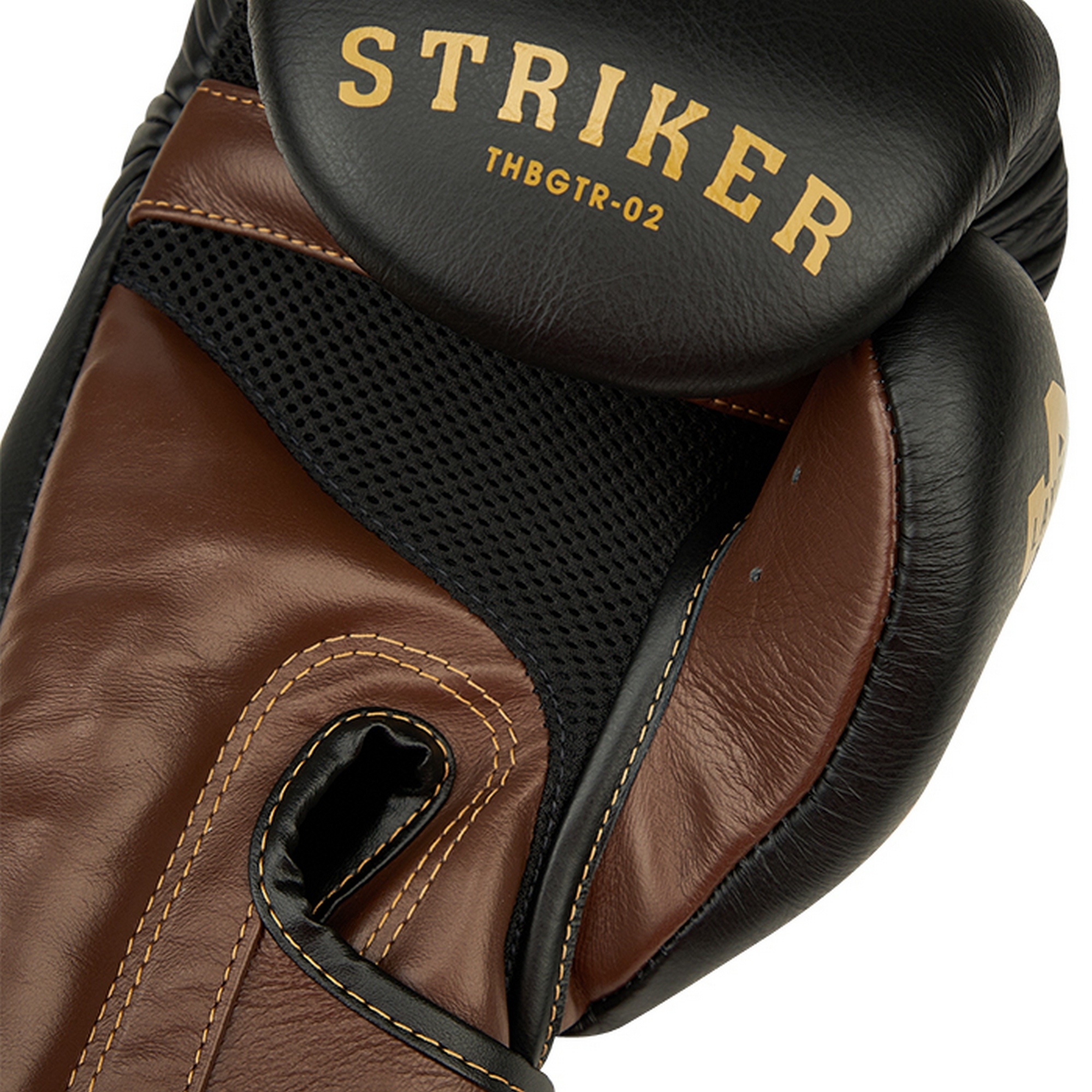 Боксерские перчатки Green Hill STRIKER THBGTR-02 черный\коричневый 2000_2000
